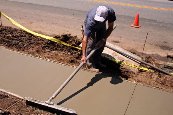 Cost of Sidewalk Pouring in Powell
